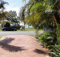 2 'Copacabana' 61 Sandy Point Road - cute unit with water views from the balcony - Accommodation QLD