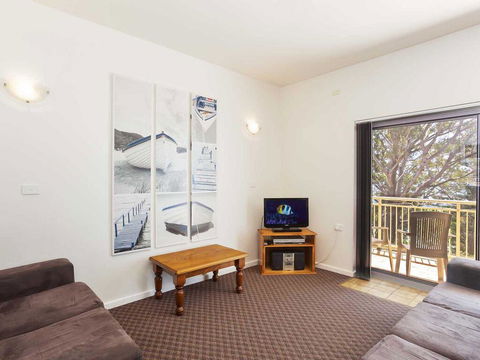 2 'Fiddlers Green' 62 Magnus Street - Ground Floor Unit Walking Distance To Nelson Bay - Accommodation QLD 3