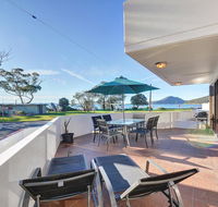2 'Fleetwood' 63 Shoal Bay Road - spectacular views - Accommodation QLD