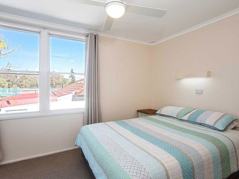 2 'Hibiscus Court' 9 Government Road - Fantastic Air Conditioned 3 Bedroom Unit - Accommodation QLD 3