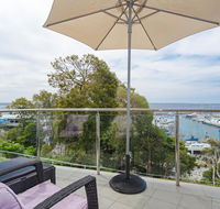 2 'Paradiso' 4 Laman Street - beautiful unit with stunning water views  pool - Accommodation QLD