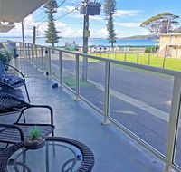 2 'Shoal Court' 7 Lillian Street - fabulous location with water views - Accommodation QLD