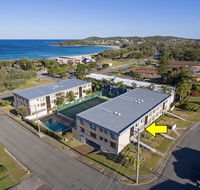 2 'The Dunes' 38 Marine Drive - pool tennis court and so close to the beach - Accommodation QLD