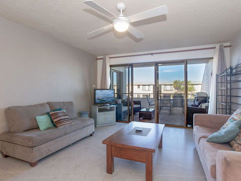 2 'The Dunes', 38 Marine Drive - Pool, Tennis Court And So Close To The Beach - Accommodation QLD 2