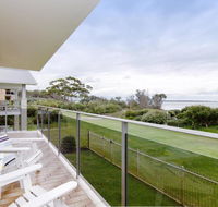 2 'The Helm' 22 Voyager Cl - Stunning waterfront unit with Air Conditioning - Accommodation QLD