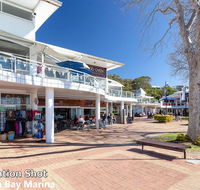 2 'Tradewinds' 110 Victoria Parade - fantastic unit with waterviews  close to the Marina - Accommodation QLD