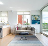 2 Bedroom Apartment with Bay View - Accommodation QLD