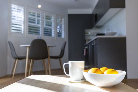 2 BEDROOM BRAND NEW APT // MOMENTS FROM RNSH - Accommodation QLD 3