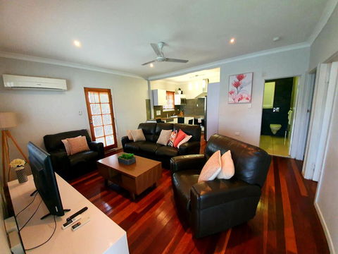 2 Bedroom Cottage - Accommodation QLD 1