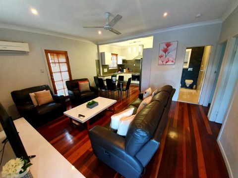 2 Bedroom Cottage - Accommodation QLD 3