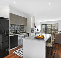 2 Bedroom Townhouse - Family  Corporate Bookings Only - Accommodation QLD