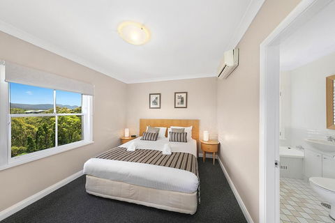 2 Bedroom Villa @ Oaks Cypress Lakes Resort - Accommodation QLD 1