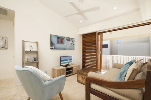 2 Hale Lani - Accommodation QLD 0