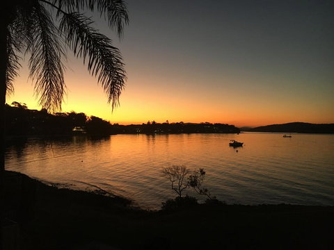 2 The Shores Soldiers Point - Waterfront - Uninterrupted Water Views INCLUDING ALL LINEN & TOWELS, Free Wi-Fi - Accommodation QLD 3