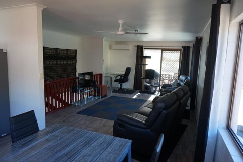 2-29 Rumbalara Avenue - Rainbow Beach, Bring Your Dog Or Your Cat Or Bring Both, Free Wi-Fi - Accommodation QLD 0