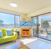 20 Kingsway 3 Bedroom Holiday Apartment - Accommodation QLD