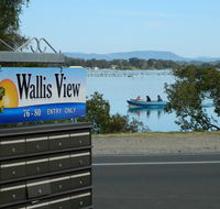 26 Wallis View - Opposite the Lake - 3 Bedroom Apartment - Sleeps 8 - Accommodation QLD