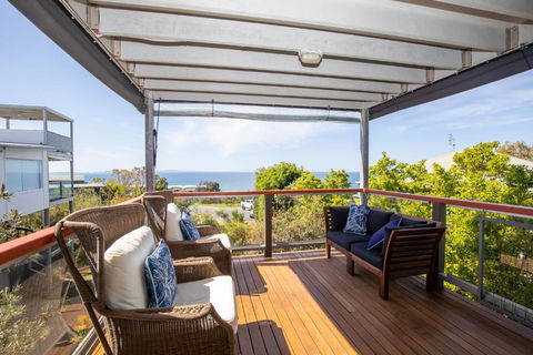 BEST OCEAN VIEWS ON STRADDIE + SUNSET DECK - Accommodation QLD 1