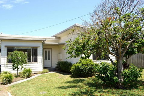 BLAIRGOWRIE BEACH SHACK..bay Beach Location - Accommodation QLD 0