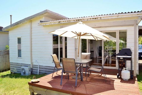BLAIRGOWRIE BEACH SHACK..bay Beach Location - Accommodation QLD 4
