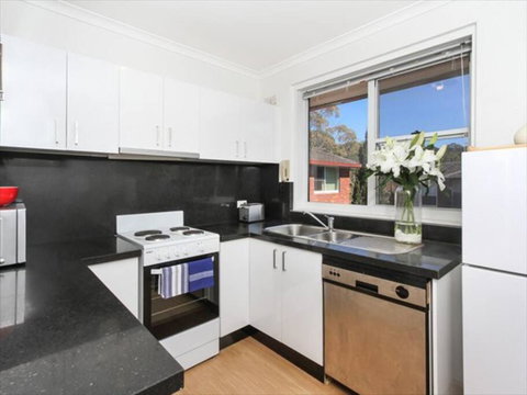 BOT01 - Balmoral Light And Airy Beach Apartment - Accommodation QLD 3