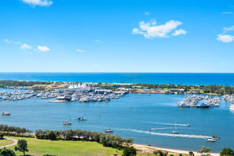 Brighton Shores - Accommodation QLD 2