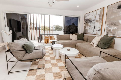 C & C By The Sea - Accommodation QLD 2