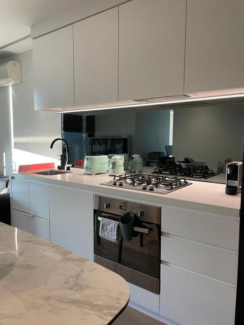 C&S Stay- Melbourne CBD - Accommodation QLD 3