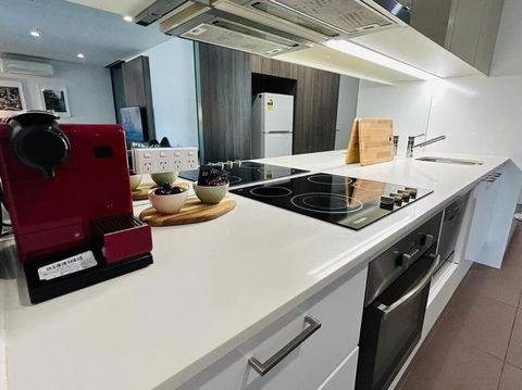 CBD Apartment - Best Amenities! - Accommodation QLD 2
