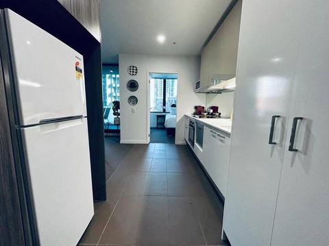 CBD Apartment - Best Amenities! - Accommodation QLD 4