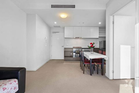 CBD Apt On 48 Floor With City And Harbour Views - Accommodation QLD 3