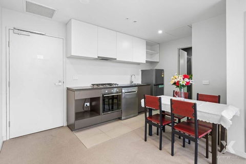 CBD Apt On 48 Floor With City And Harbour Views - Accommodation QLD 4