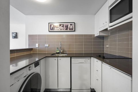 CBD Central - 1BDR Apt - Sebel 4 Star Resort - Accommodation QLD 2