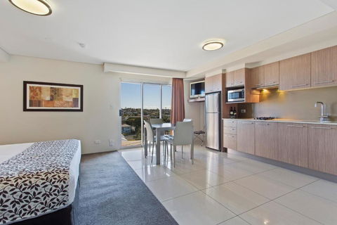 CBD Executive Apartments - Accommodation QLD 4