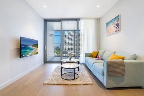 CBD Luxury 1BR Harbour Views & Premier Facilities - Accommodation QLD 0