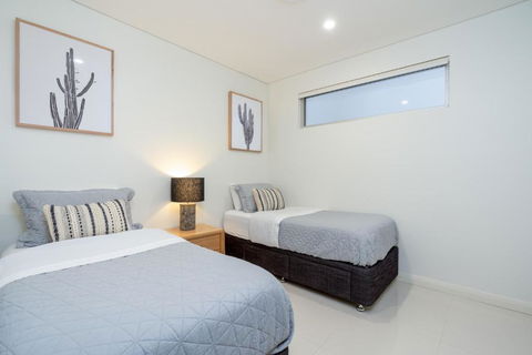 CENTRAL NO 5 LUXURY APARTMENT - Accommodation QLD 3