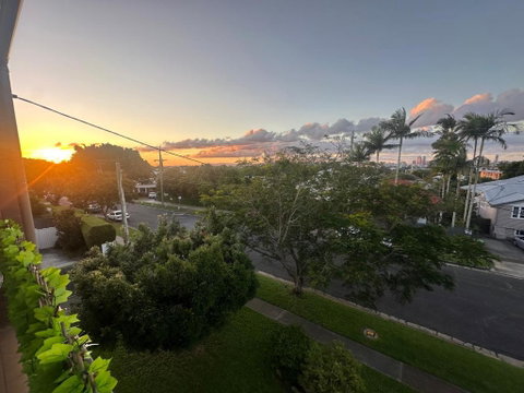 Close To The City - Accommodation QLD 0