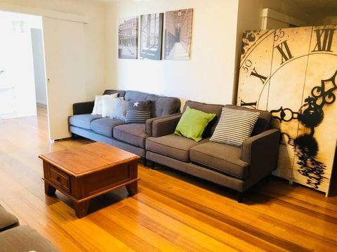 D124 Big Stay At Biggs - Accommodation QLD 0