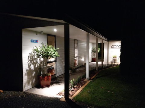 Cradle At Casa Blanca Country Retreat - Accommodation QLD 2