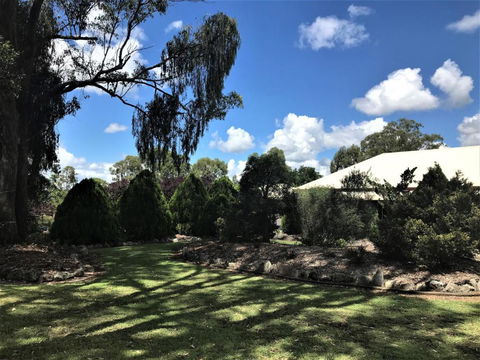 Crows Nest Motel - Accommodation QLD 3