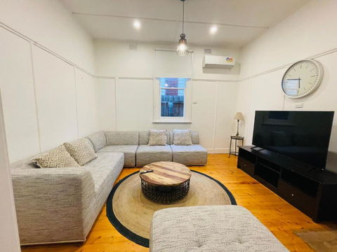 D114 Victorian Central Stay - Accommodation QLD 0