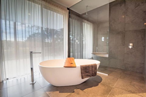Dale View Luxury Accommodation - Accommodation QLD 0