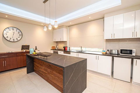 Dale View Luxury Accommodation - Accommodation QLD 4