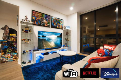 DC Vs Marvel Theme Ft Arcade Machine Pool Gym Sauna BBQ - Accommodation QLD 1