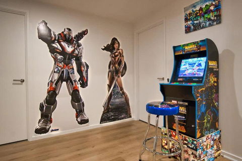 DC Vs Marvel Theme Ft Arcade Machine Pool Gym Sauna BBQ - Accommodation QLD 2
