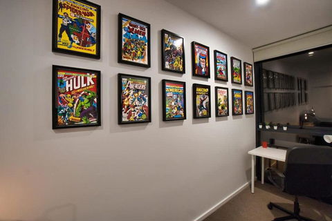 DC Vs Marvel Theme Ft Arcade Machine Pool Gym Sauna BBQ - Accommodation QLD 4