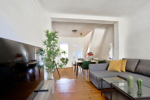 Delightful 2 Bedroom House Pyrmont 2 E-Bikes Included - Accommodation QLD 1