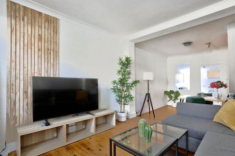Delightful 2 Bedroom House Pyrmont 2 E-Bikes Included - Accommodation QLD 0