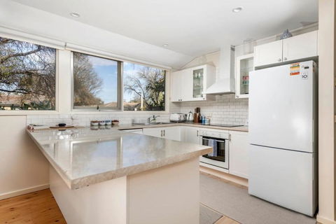 Delightful Home In Watson - Accommodation QLD 4