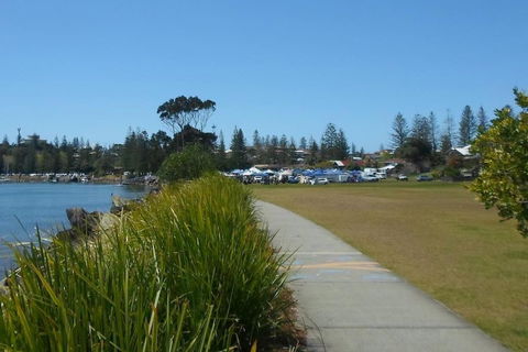 DELUXE Escape! Central, NEW & Spacious 3 Bed - Accommodation QLD 3